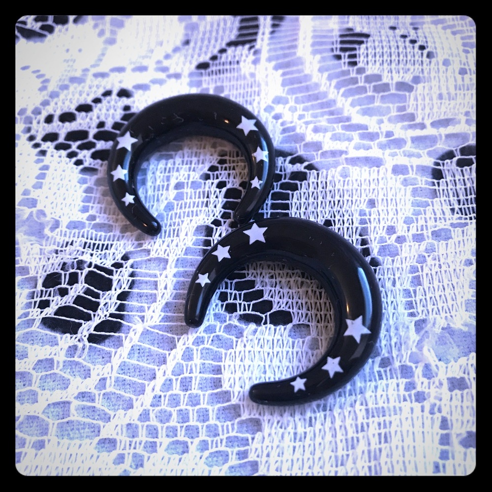 Black w/ White Stars Circular Ear Gauges 0g